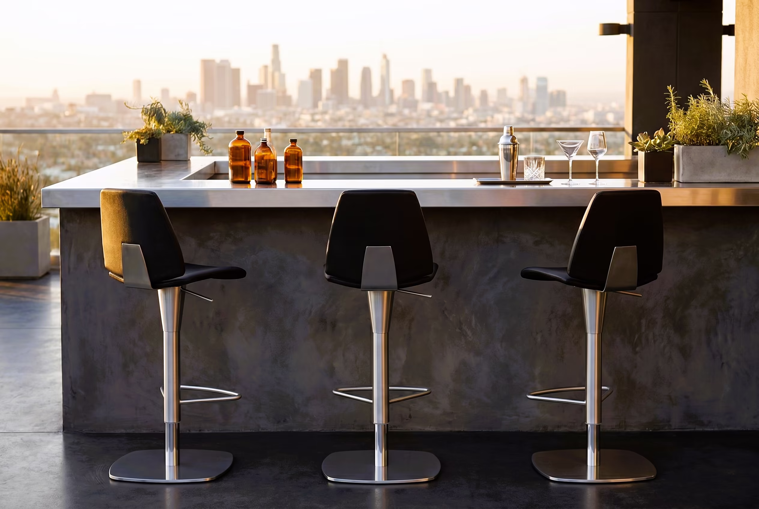 Bar- und Tresenhocker mit skulpturaler Eleganz – Bild 5