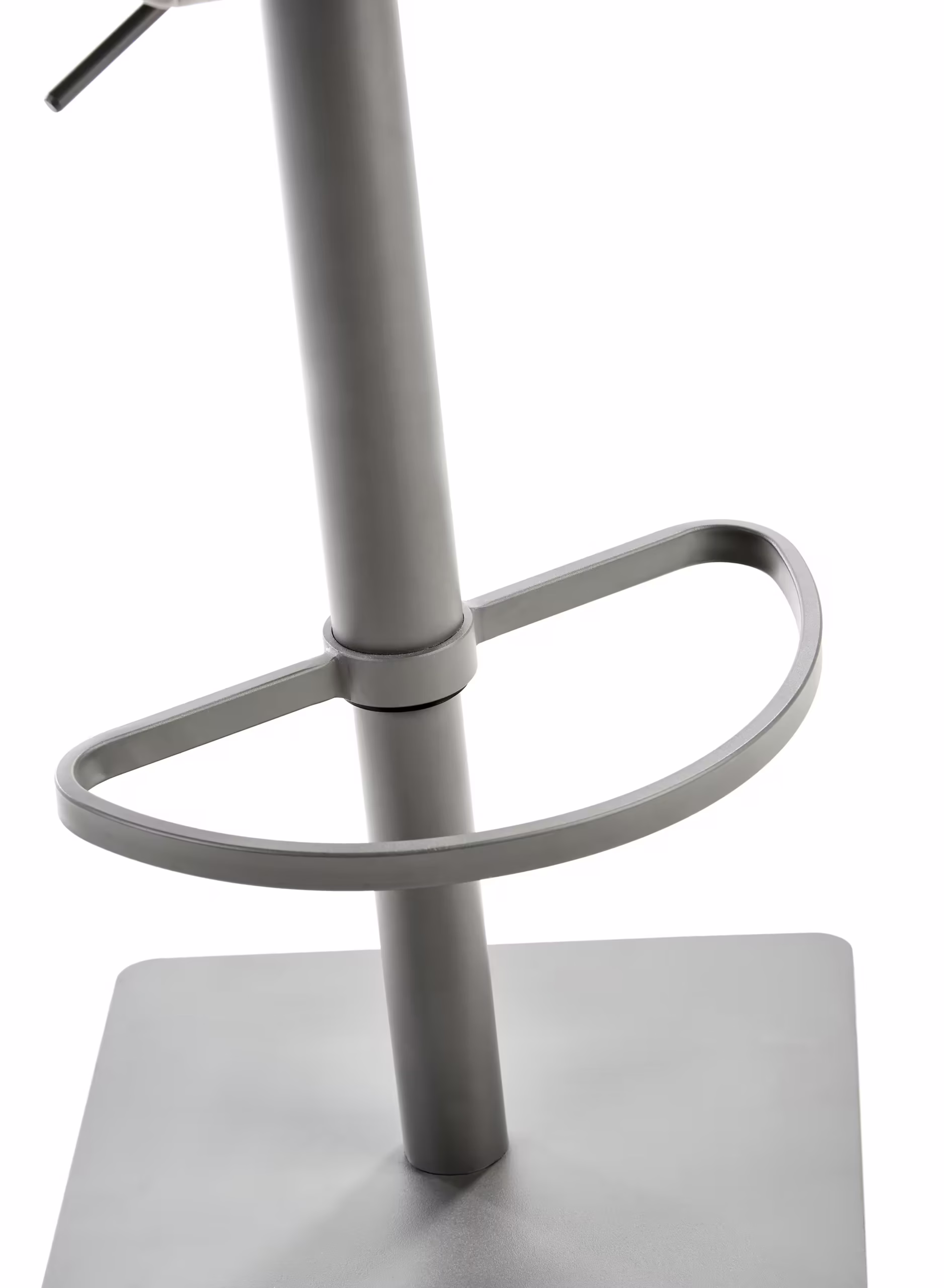 Bar- und Tresenhocker mit integrierten Armlehnen – Bild 9